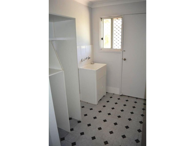 2 Gorokan  Dr, Lake Haven NSW 2263