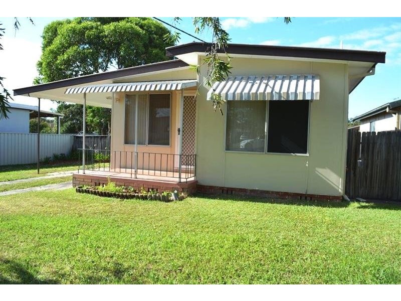 18 Merrendale Ave, Gorokan NSW 2263