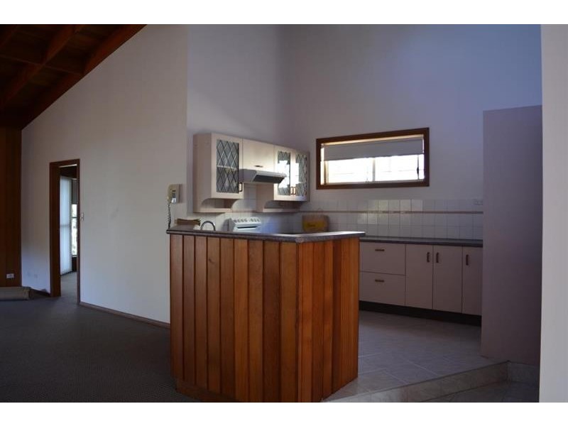 73 Sunrise Ave, Budgewoi NSW 2262