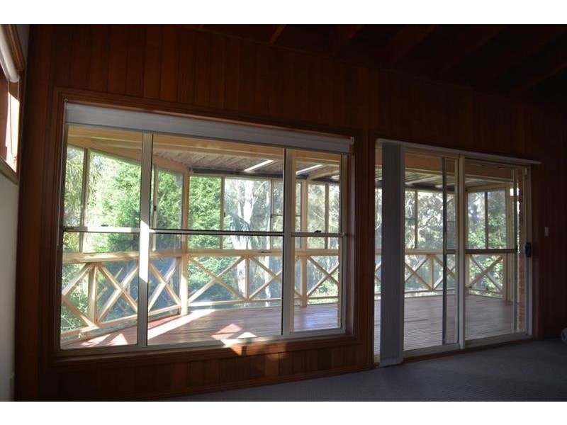 73 Sunrise Ave, Budgewoi NSW 2262