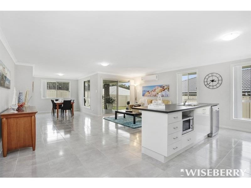 34 Mornington Cct, Gwandalan NSW 2259