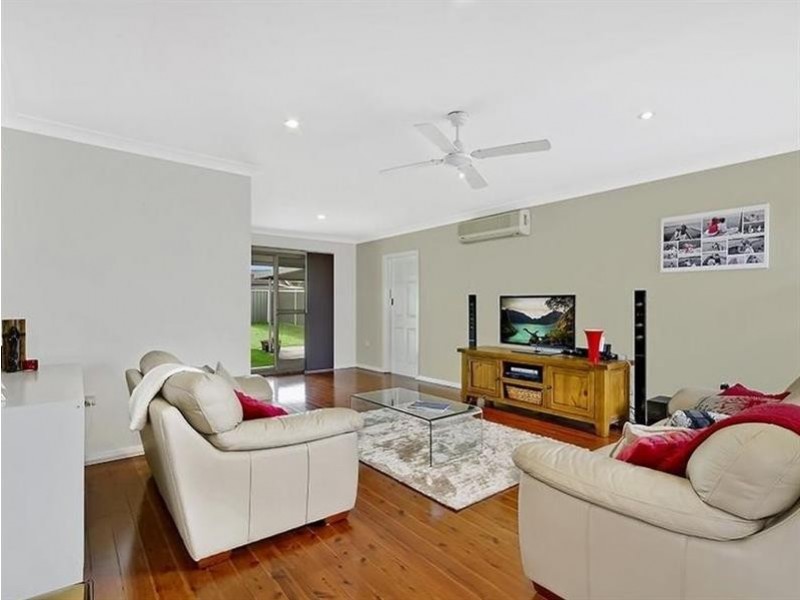 79 Brooke Ave, Killarney Vale NSW 2261