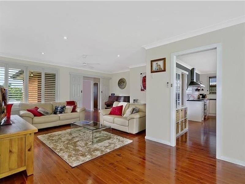 79 Brooke Ave, Killarney Vale NSW 2261