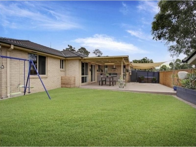 2 Glider Rd, Wadalba NSW 2259