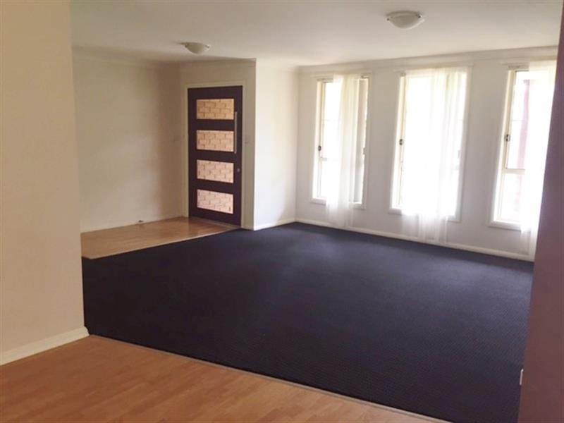 2 Glider Rd, Wadalba NSW 2259