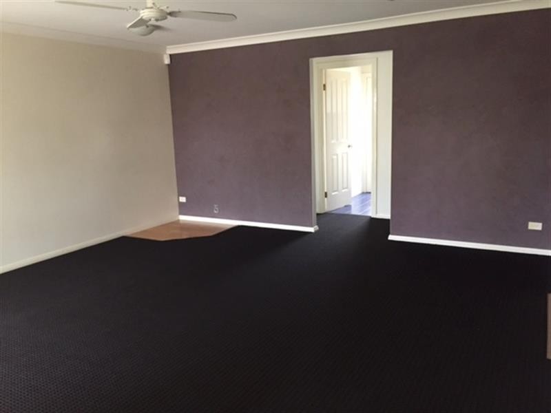 2 Glider Rd, Wadalba NSW 2259