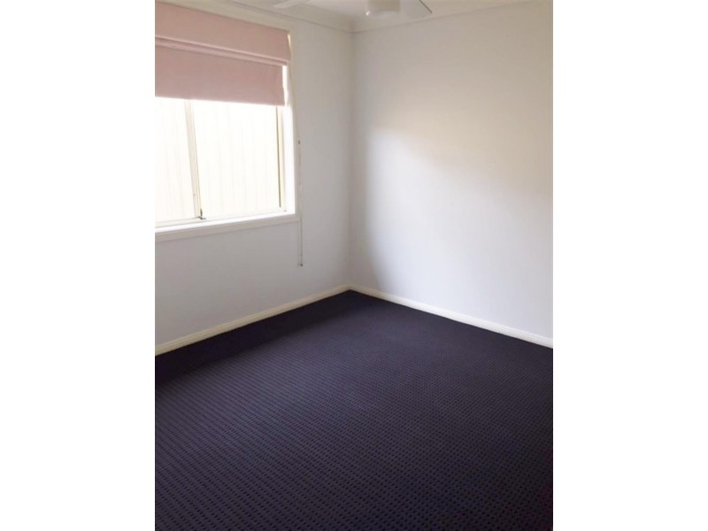 2 Glider Rd, Wadalba NSW 2259