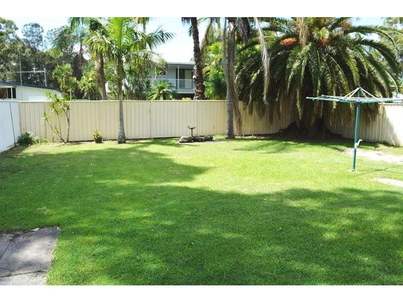 19 Brennon Rd, Gorokan NSW 2263