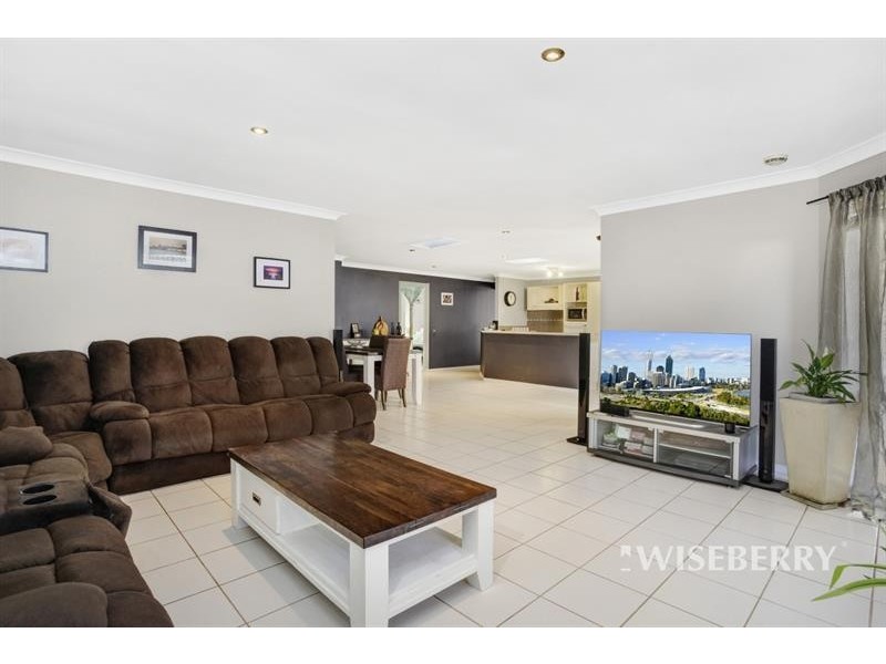 242 Woodbury Park Dr, Mardi NSW 2259