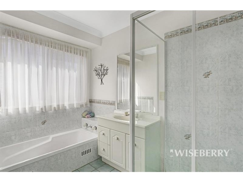 242 Woodbury Park Dr, Mardi NSW 2259