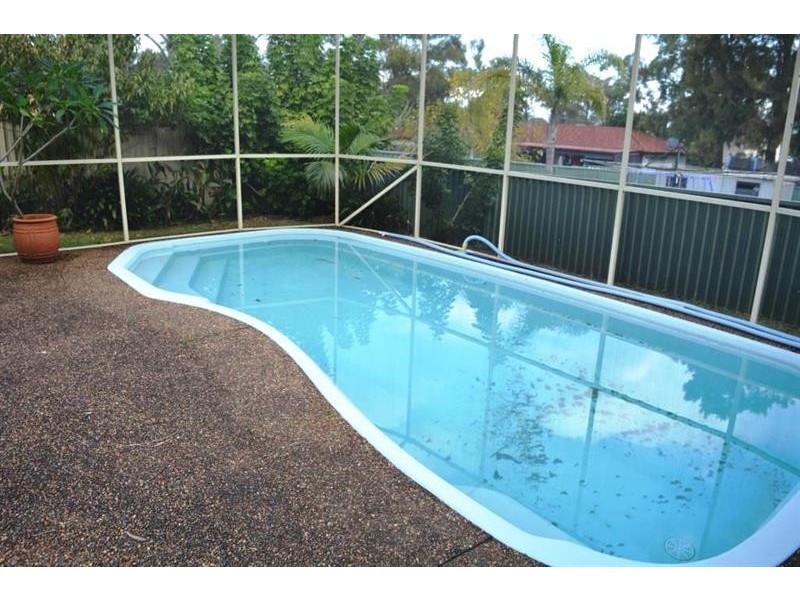 37 Rolfe Ave, Kanwal NSW 2259