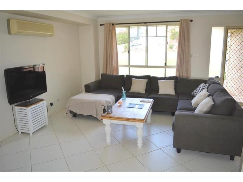 16 Bayberry Ave, Woongarrah NSW 2259
