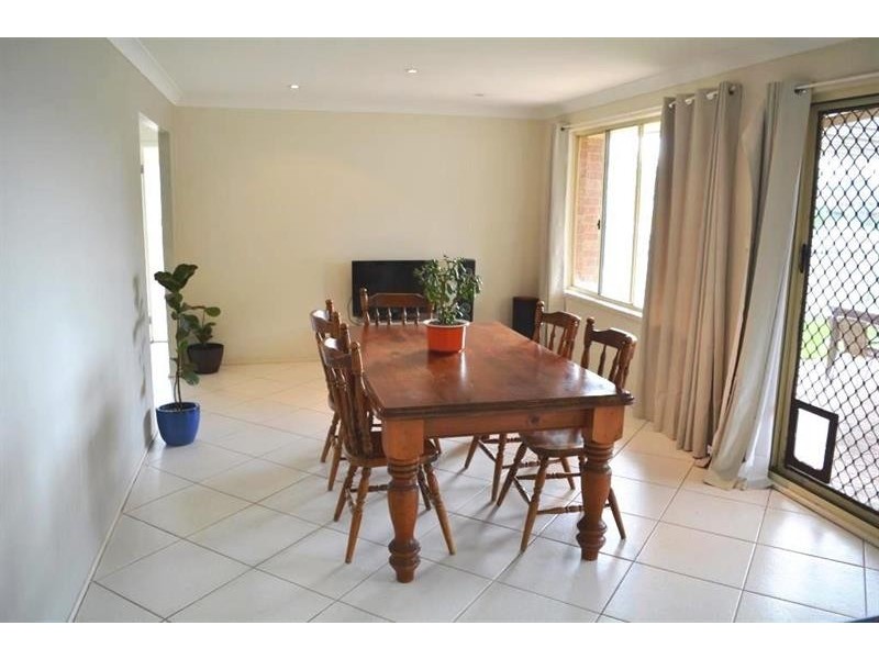 16 Bayberry Ave, Woongarrah NSW 2259
