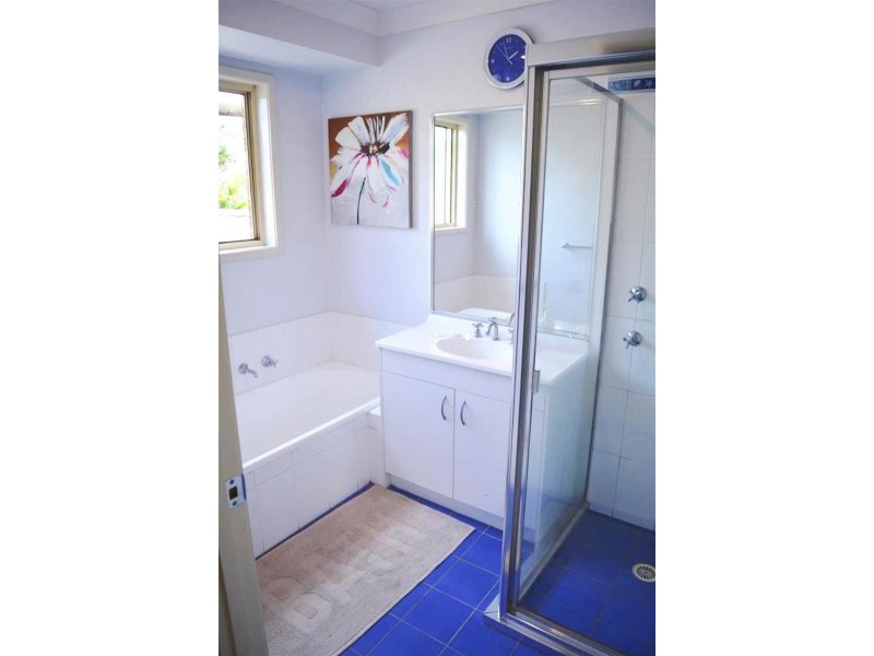 16 Bayberry Ave, Woongarrah NSW 2259