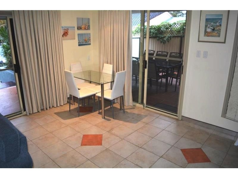 18 Leumeah Ave, Chain Valley Bay NSW 2259