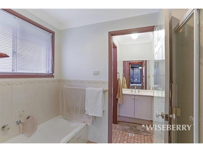 41 Nagle Cres, Blue Haven NSW 2262