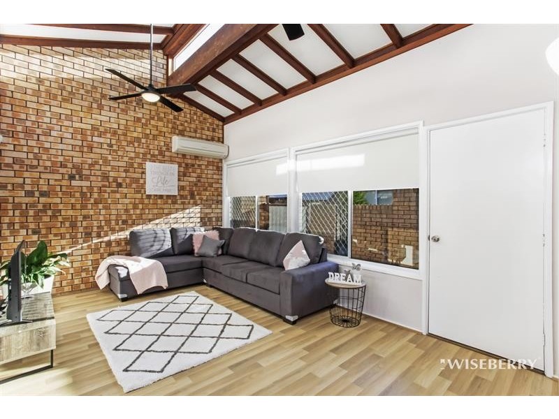 1/10 Kalulah Ave, Gorokan NSW 2263