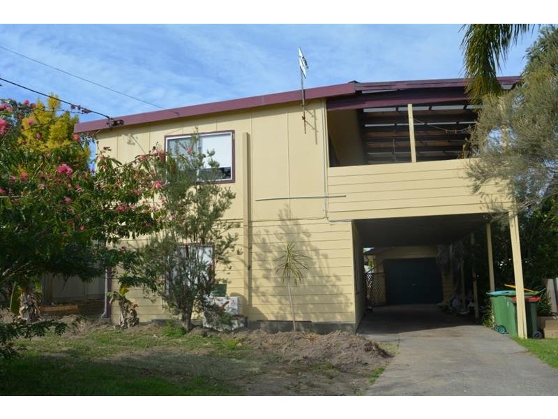 Upstairs /49 Taronga Ave, San Remo NSW 2262