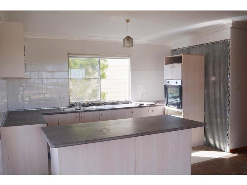 Upstairs /49 Taronga Ave, San Remo NSW 2262