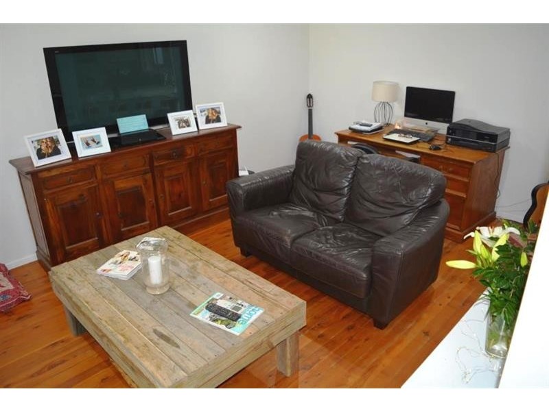 1 Elizabeth Dr, Noraville NSW 2263