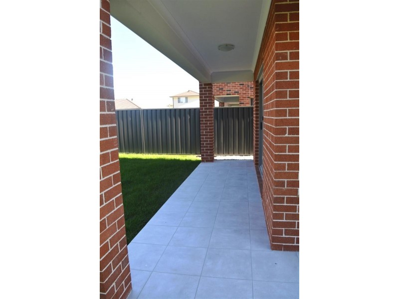 24 Noble Ct, Woongarrah NSW 2259