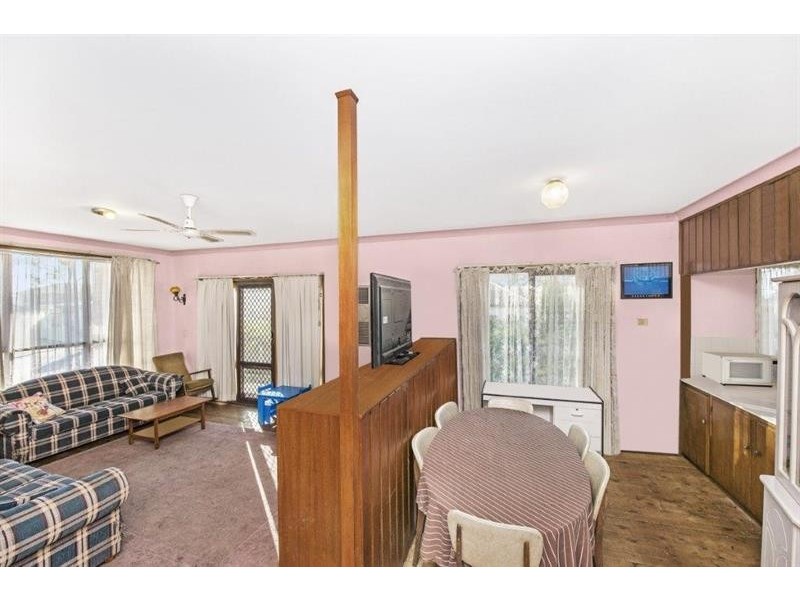 2 Awaba Ave, Charmhaven NSW 2263