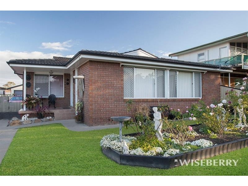 22 Suffolk St, Gorokan NSW 2263