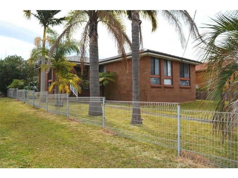 14 Valencia St, Gorokan NSW 2263