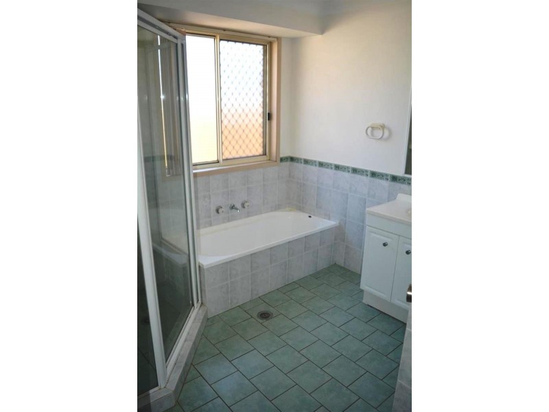 2/34 Melrose Ave, Gorokan NSW 2263