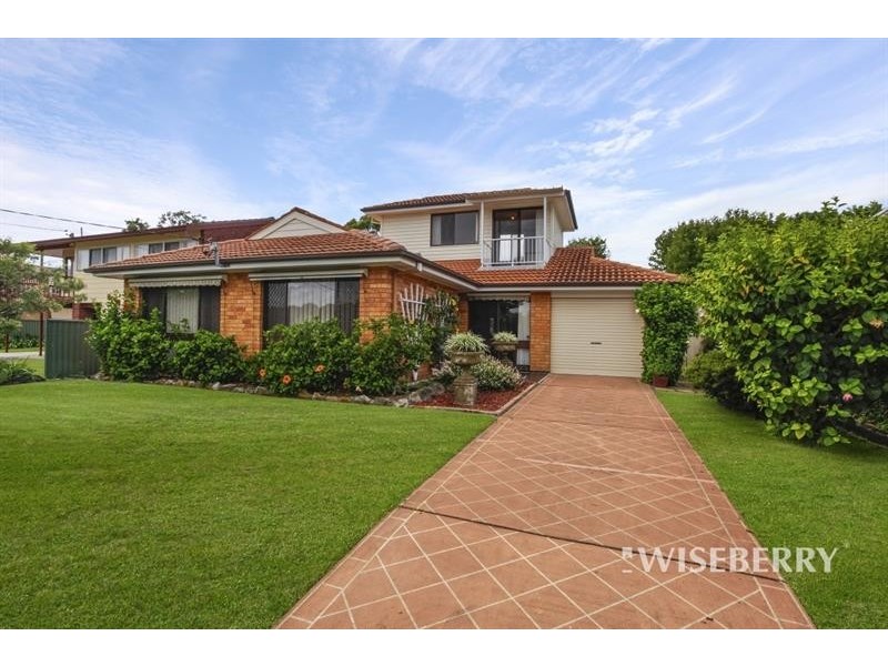 17 Leonard Ave, Toukley NSW 2263