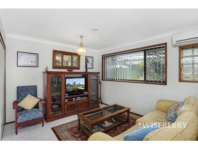 17 Leonard Ave, Toukley NSW 2263