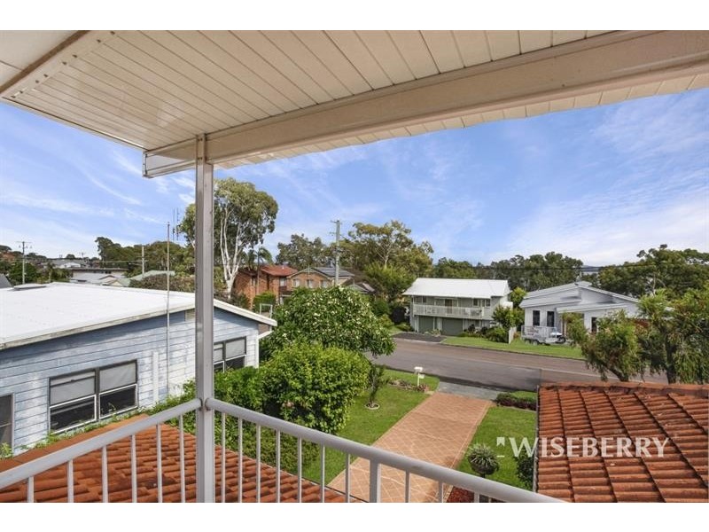 17 Leonard Ave, Toukley NSW 2263