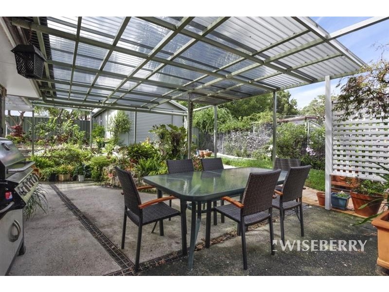 17 Leonard Ave, Toukley NSW 2263