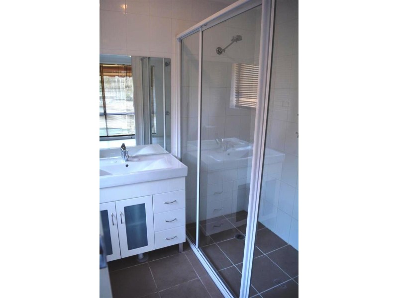 11 De Lisle Dr, Watanobbi NSW 2259