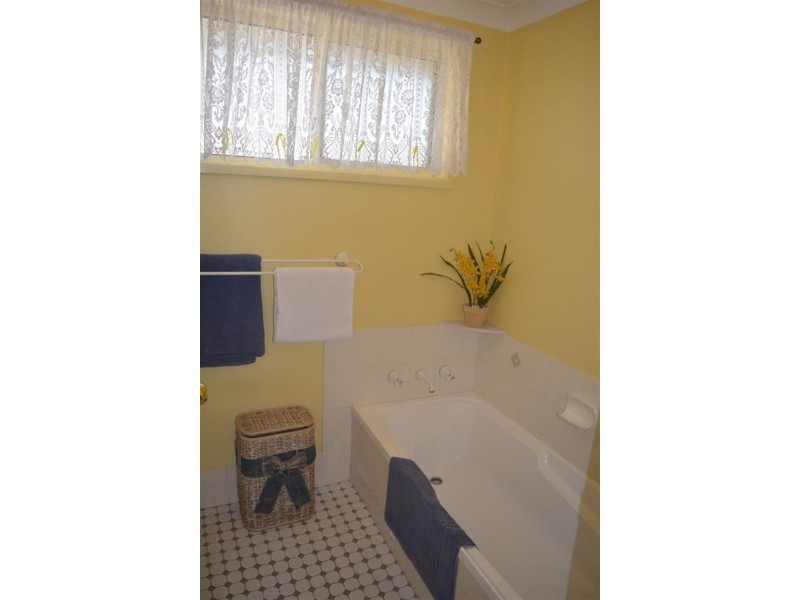 17 Lady Laurel Dr, Blue Haven NSW 2262