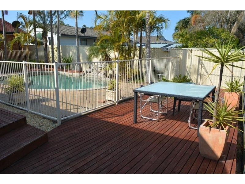 17 Lady Laurel Dr, Blue Haven NSW 2262