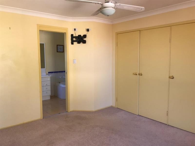 17 Lady Laurel Dr, Blue Haven NSW 2262