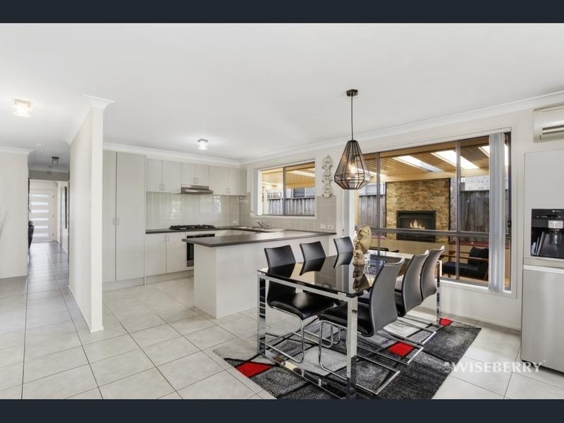 54 Nelmes Rd, Blue Haven NSW 2262