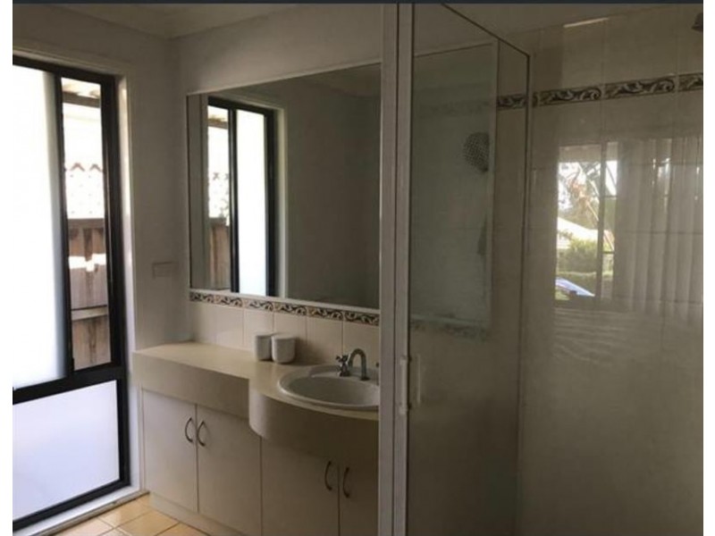 33 Harrington Cl, Watanobbi NSW 2259