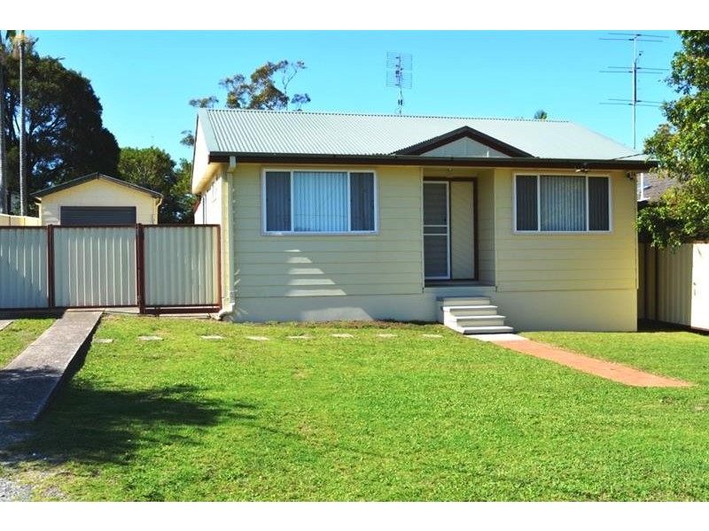 39 Tingira St, Charmhaven NSW 2263