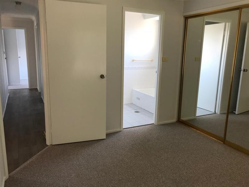 18 Roper Rd, Blue Haven NSW 2262