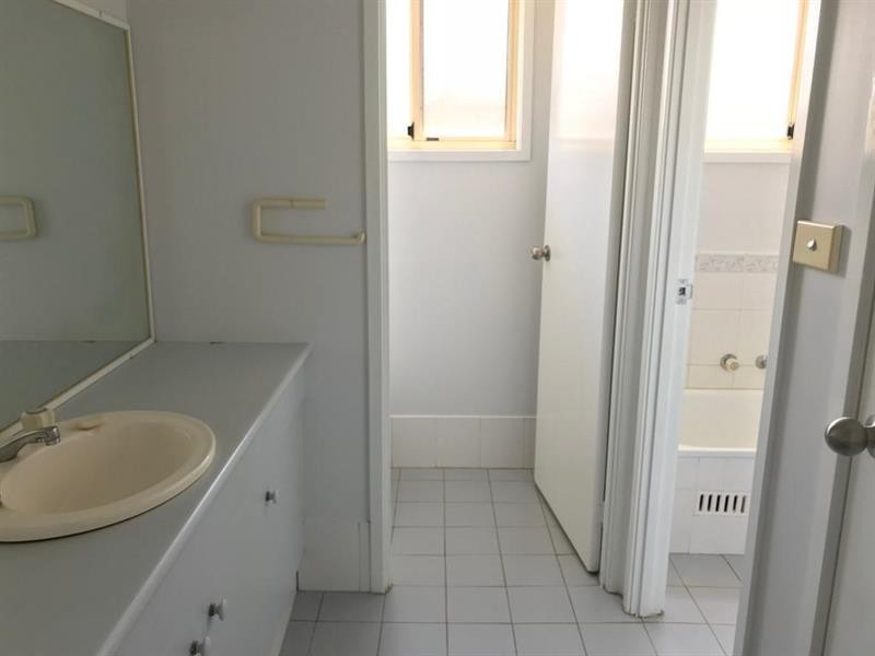 18 Roper Rd, Blue Haven NSW 2262