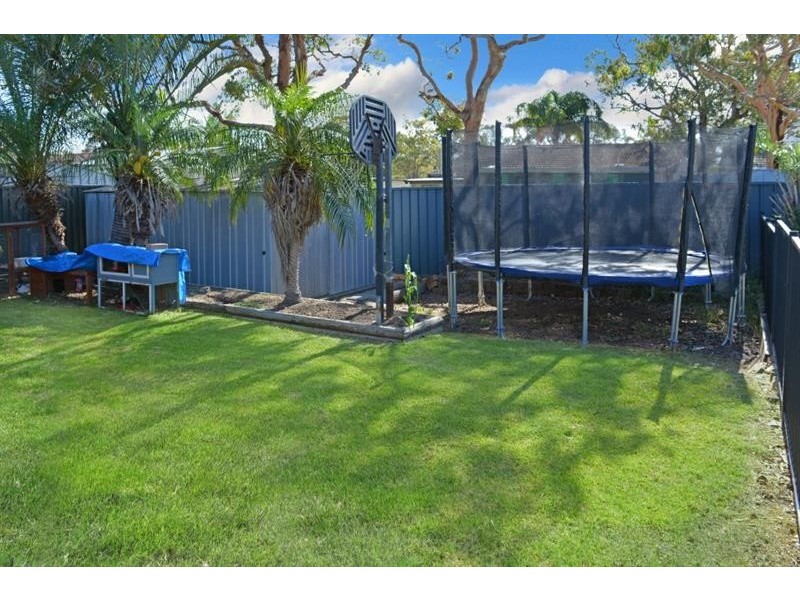 76 Pinehurst Way, Blue Haven NSW 2262