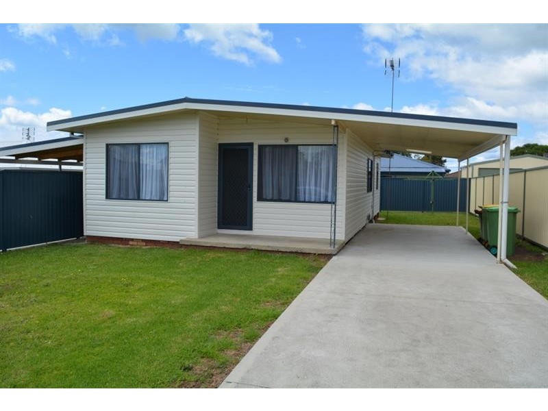 32 Danbury Avenue, Gorokan NSW 2263