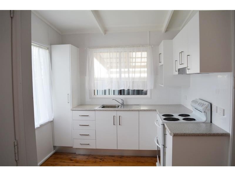 32 Danbury Avenue, Gorokan NSW 2263