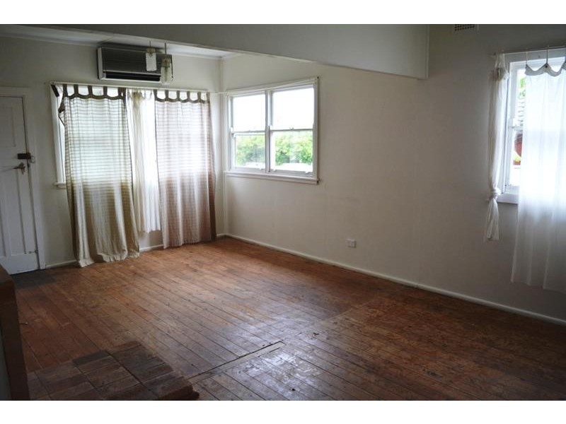 2 Vena Ave, Gorokan NSW 2263