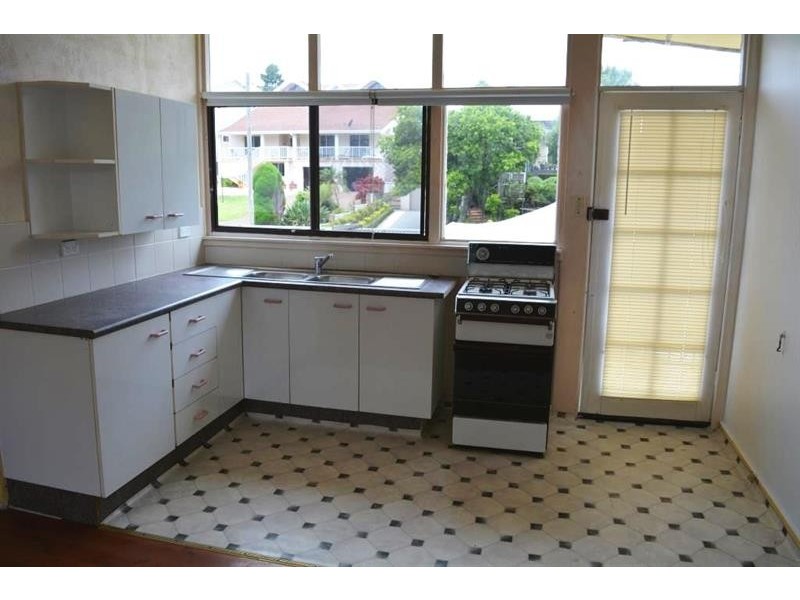 2/79 Budgewoi Rd, Noraville NSW 2263