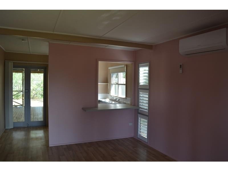 8 Gleddon Ave, Gorokan NSW 2263