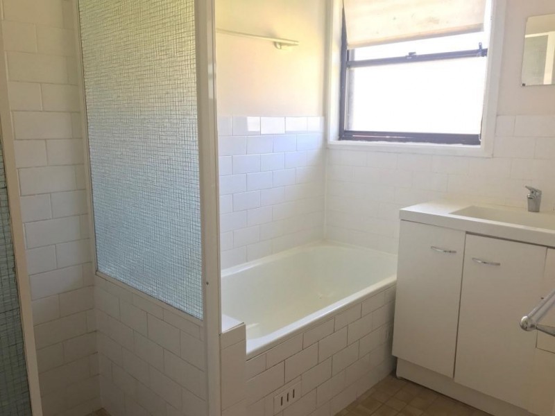 39 Gorokan Drive, Lake Haven NSW 2263