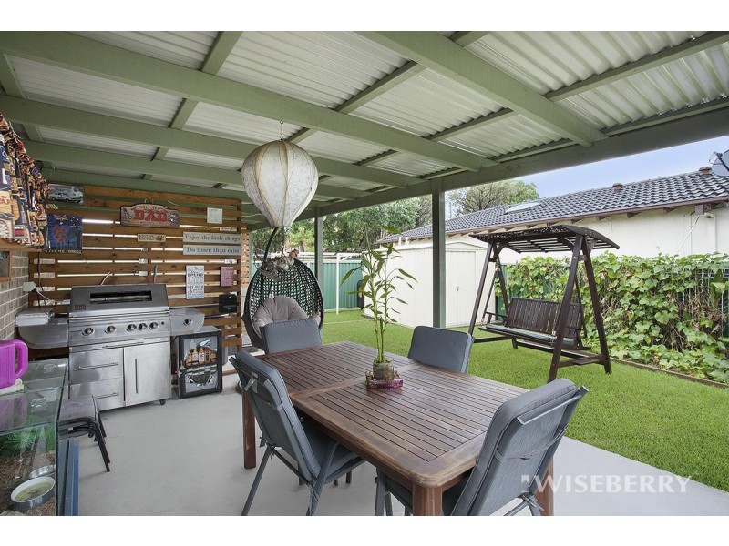 11 Lake Haven Dr, Gorokan NSW 2263